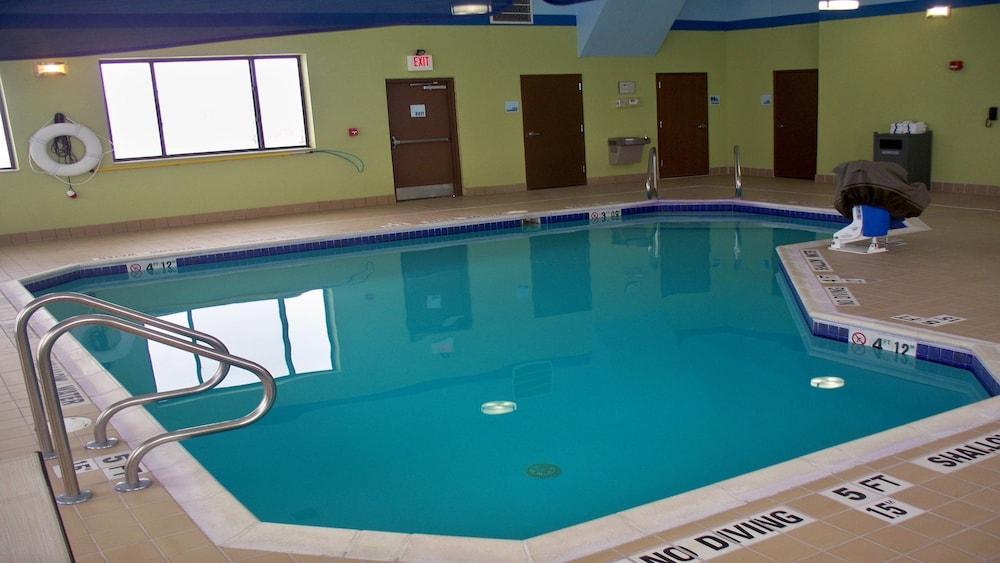 Holiday Inn Express And Suites Kittanning, An Ihg Hotel Ngoại thất bức ảnh